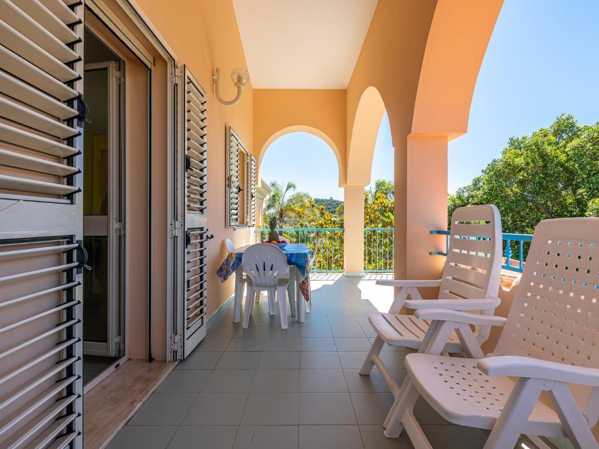 Mare Azzurro Aparthotel Кардеду Екстериор снимка