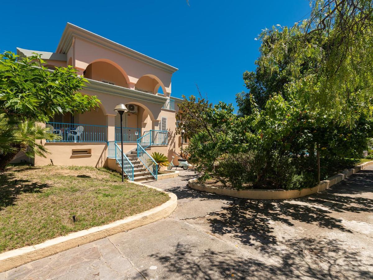 Mare Azzurro Aparthotel Кардеду Екстериор снимка